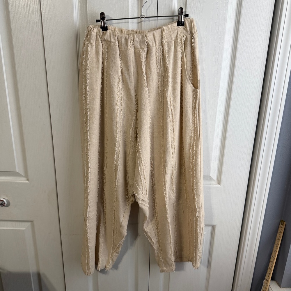 Nikky Apparels beige tan textured pants size M/L